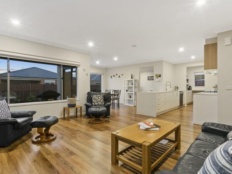 25 Mallacoota Crescent,ARMSTRONG CREEK, Armstrong Creek - Thumbnail 4