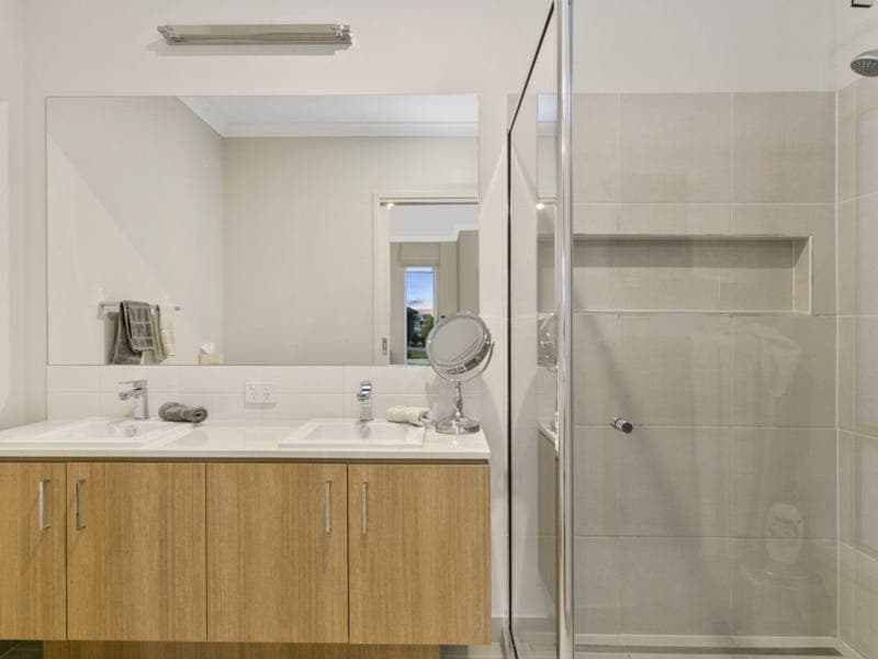 25 Mallacoota Crescent,ARMSTRONG CREEK, Armstrong Creek - Thumbnail 8