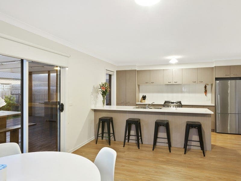 22 Rochford Drive,ARMSTRONG CREEK, Armstrong Creek - Thumbnail 3