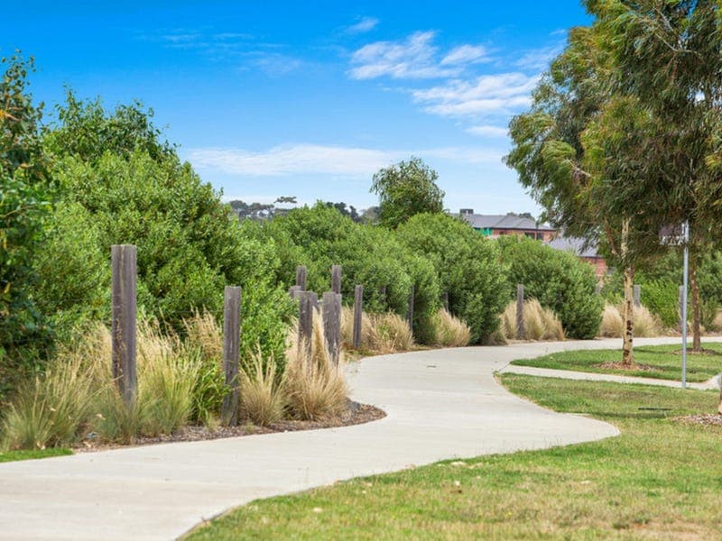 26 Precinct Road,CHARLEMONT, Charlemont - Thumbnail 2