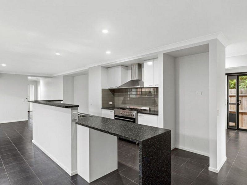 146 Warralily Boulevard,ARMSTRONG CREEK, Armstrong Creek - Thumbnail 2