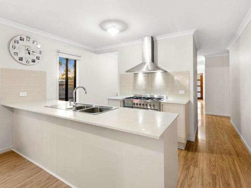 29 Chucklecreek Lane, Armstrong Creek - Thumbnail 5