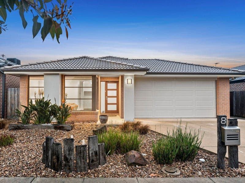 8 Kingscliff Avenue,ARMSTRONG CREEK, Armstrong Creek - Image 1