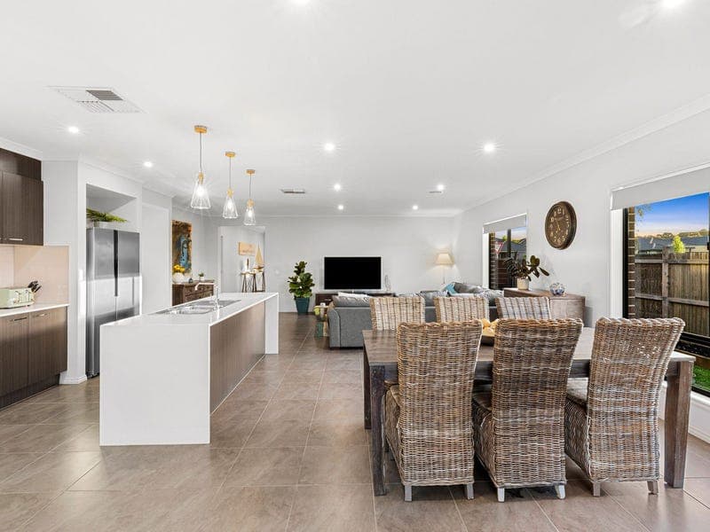 65 Coastside Drive, Armstrong Creek - Thumbnail 8