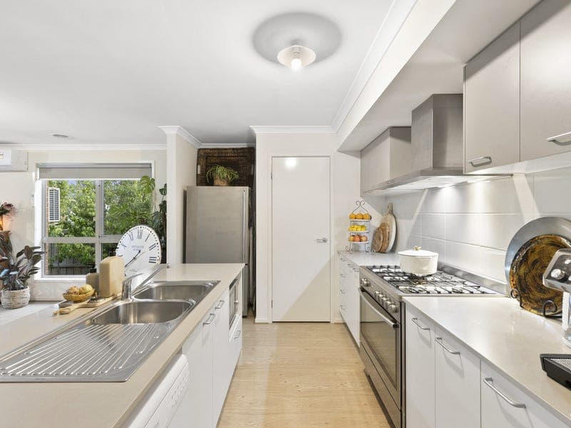 2 Runway Street,MOUNT DUNEED, Mount Duneed - Thumbnail 4