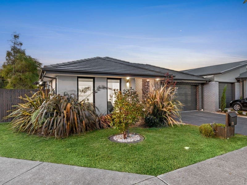 11 Sophie Way,ARMSTRONG CREEK, Armstrong Creek - Thumbnail 2
