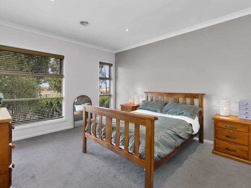 792 Barwon Heads Road (service Rd),ARMSTRONG CREEK, Armstrong Creek - Thumbnail 2