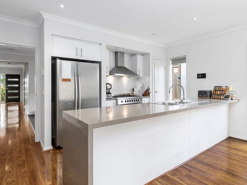 792 Barwon Heads Road (service Rd),ARMSTRONG CREEK, Armstrong Creek - Thumbnail 8