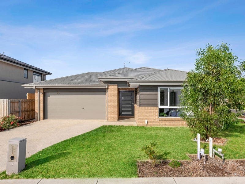 7 Vaughan Drive, Armstrong Creek - Image 1