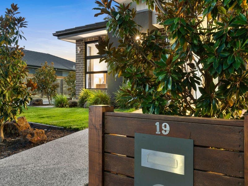 19 Coastal Drive,ARMSTRONG CREEK, Armstrong Creek - Thumbnail 2
