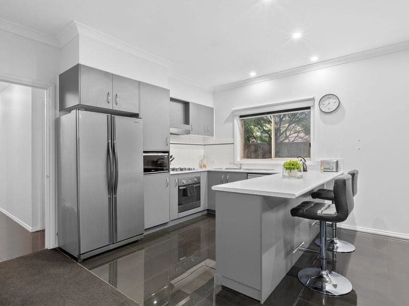 13 Chambers Court, Marshall - Thumbnail 2