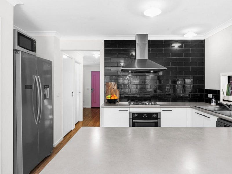 13 Albany Way,CHARLEMONT, Charlemont - Thumbnail 2