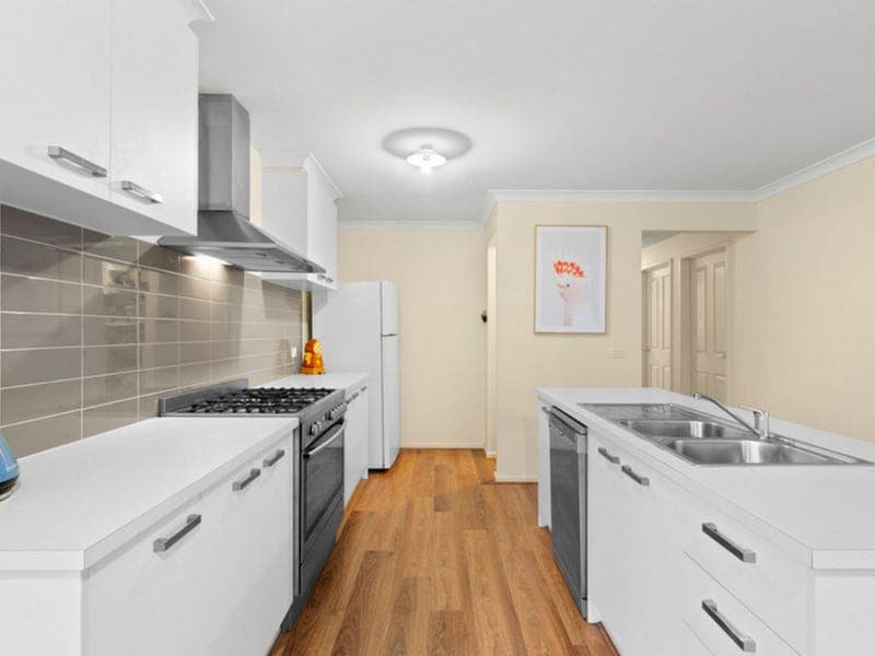 4 Moretti Court,MARSHALL, Marshall - Thumbnail 3