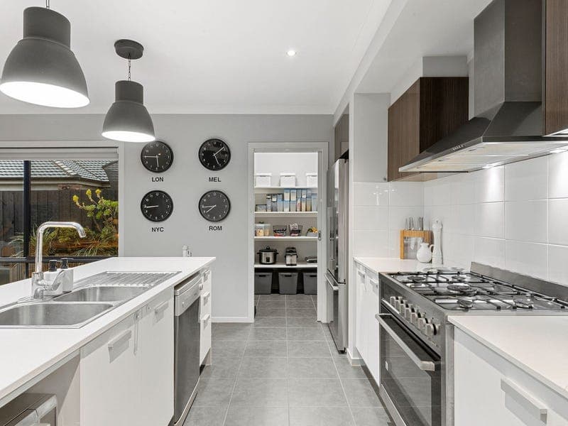 11 Hutton Close,ARMSTRONG CREEK, Armstrong Creek - Thumbnail 3