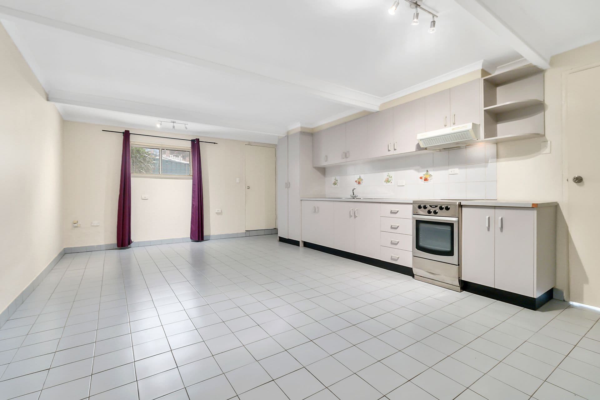3 Wernicke Close, Prairiewood, NSW, 2176, Prairiewood - Thumbnail 2