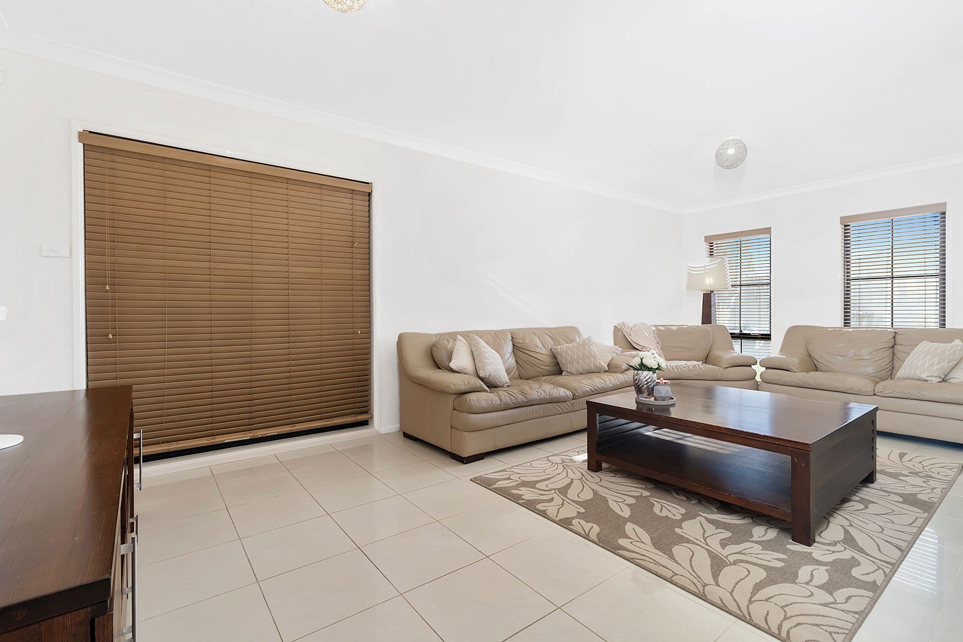 14 Cascades Close, West Hoxton, NSW, 2171, West Hoxton - Thumbnail 2