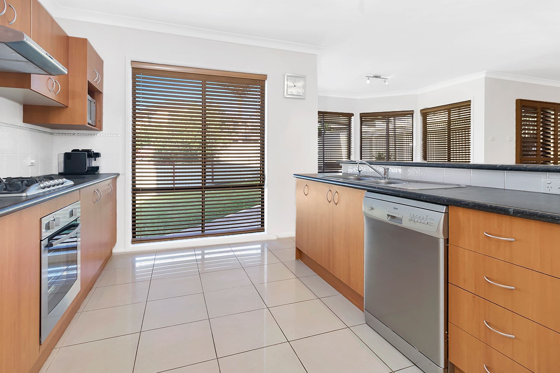 14 Cascades Close, West Hoxton, NSW, 2171, West Hoxton - Thumbnail 3