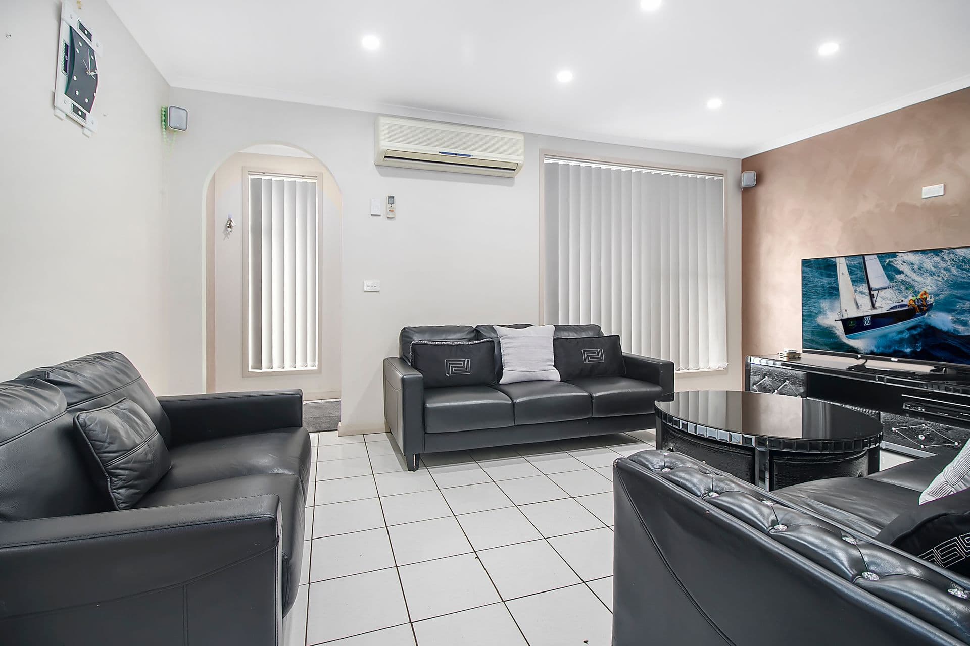 15 Knowles Place, Bossley Park, NSW, 2176, Bossley Park - Thumbnail 2