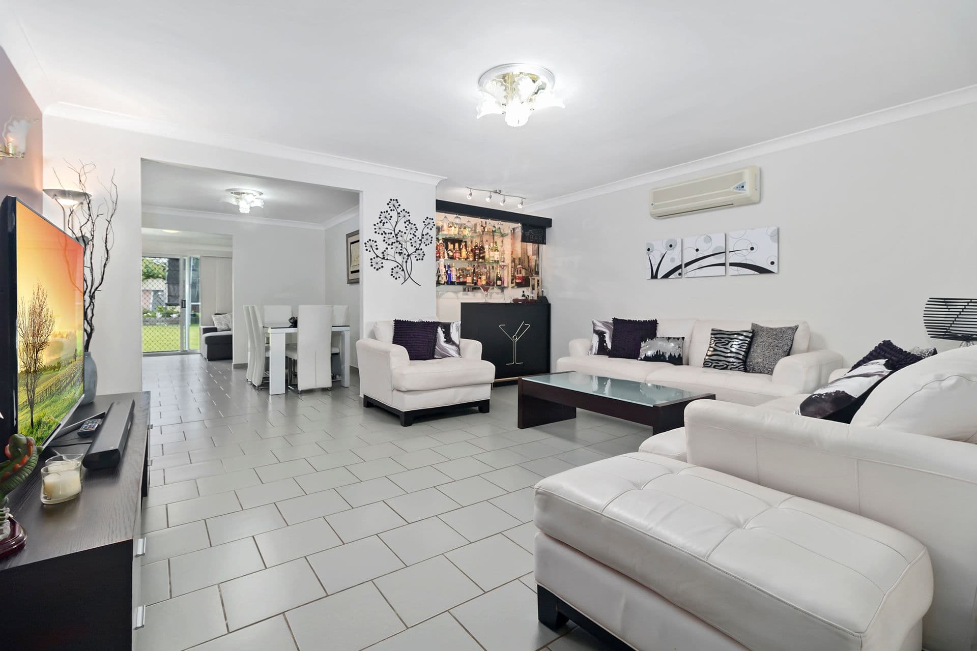 15 Prairie Vale Road, Bossley Park, NSW, 2176, Bossley Park - Thumbnail 2