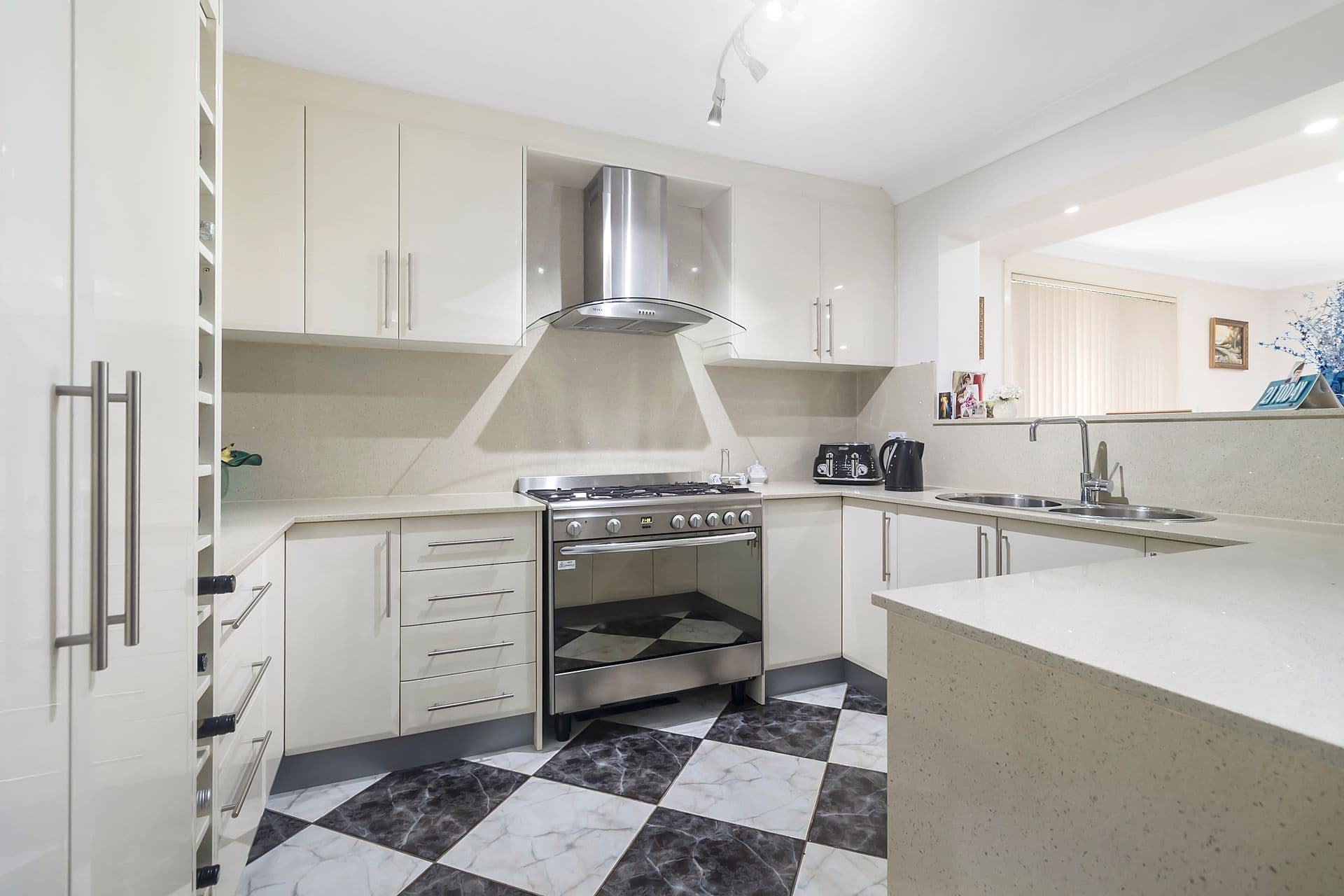 3A Esk Avenue, Green Valley, NSW, 2168, Green Valley - Thumbnail 3