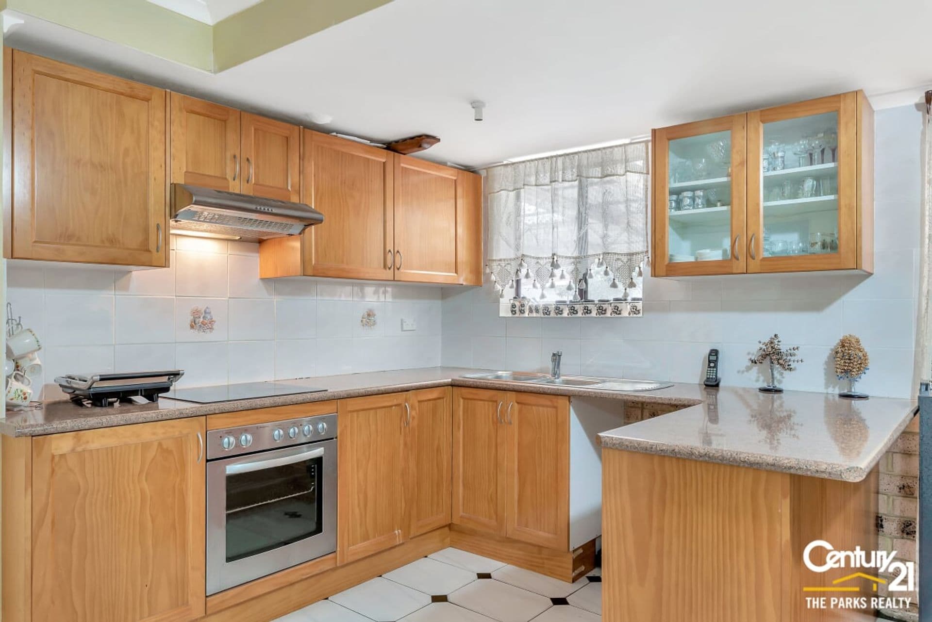 4 Ferraro Close, Edensor Park, NSW, 2176, Edensor Park - Thumbnail 2
