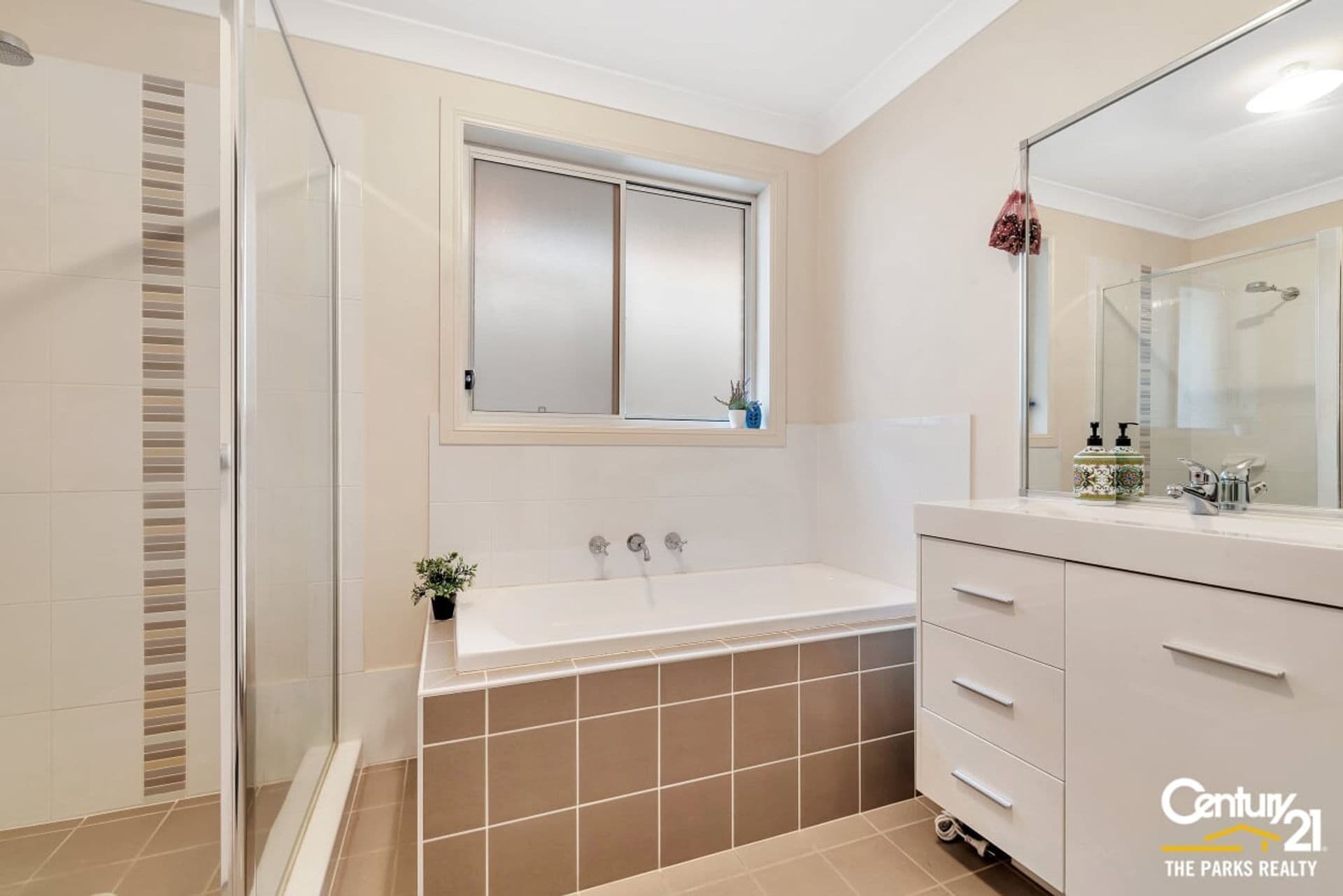 15  Mcmasters Avenue, Middleton Grange, NSW, 2171, Middleton Grange - Thumbnail 5