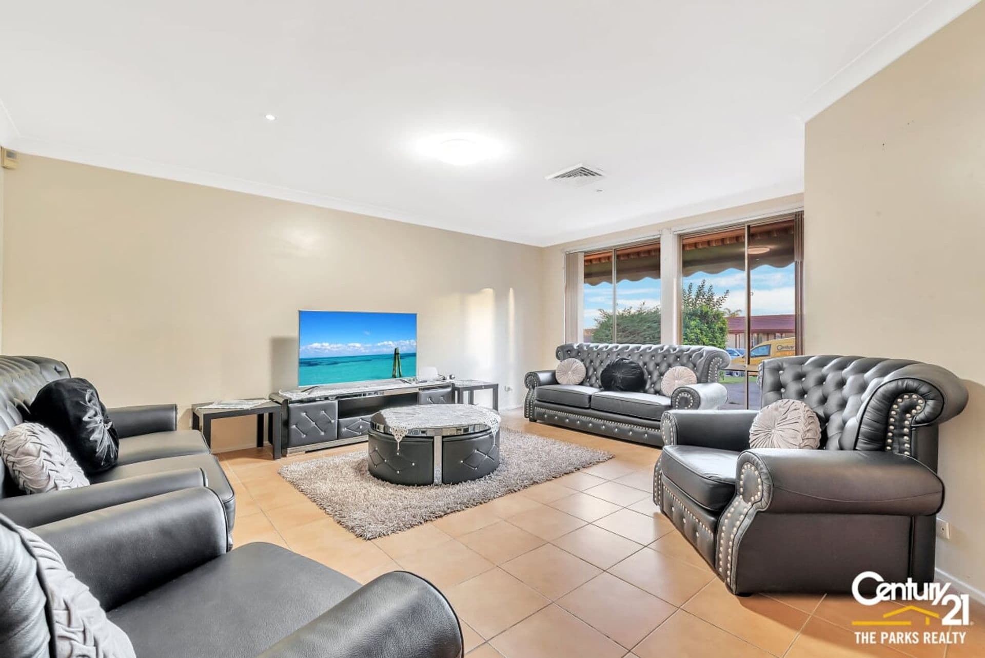 15 Haslewood Place, Hinchinbrook, NSW, 2168, Hinchinbrook - Thumbnail 2
