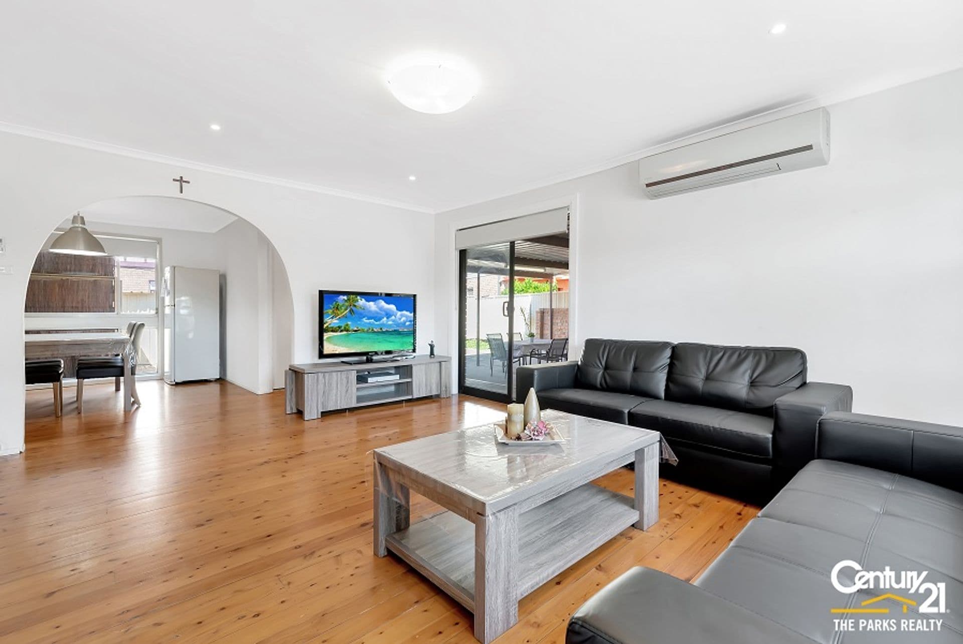 1 Kemmel Close, Bossley Park, NSW, 2176, Bossley Park - Thumbnail 2