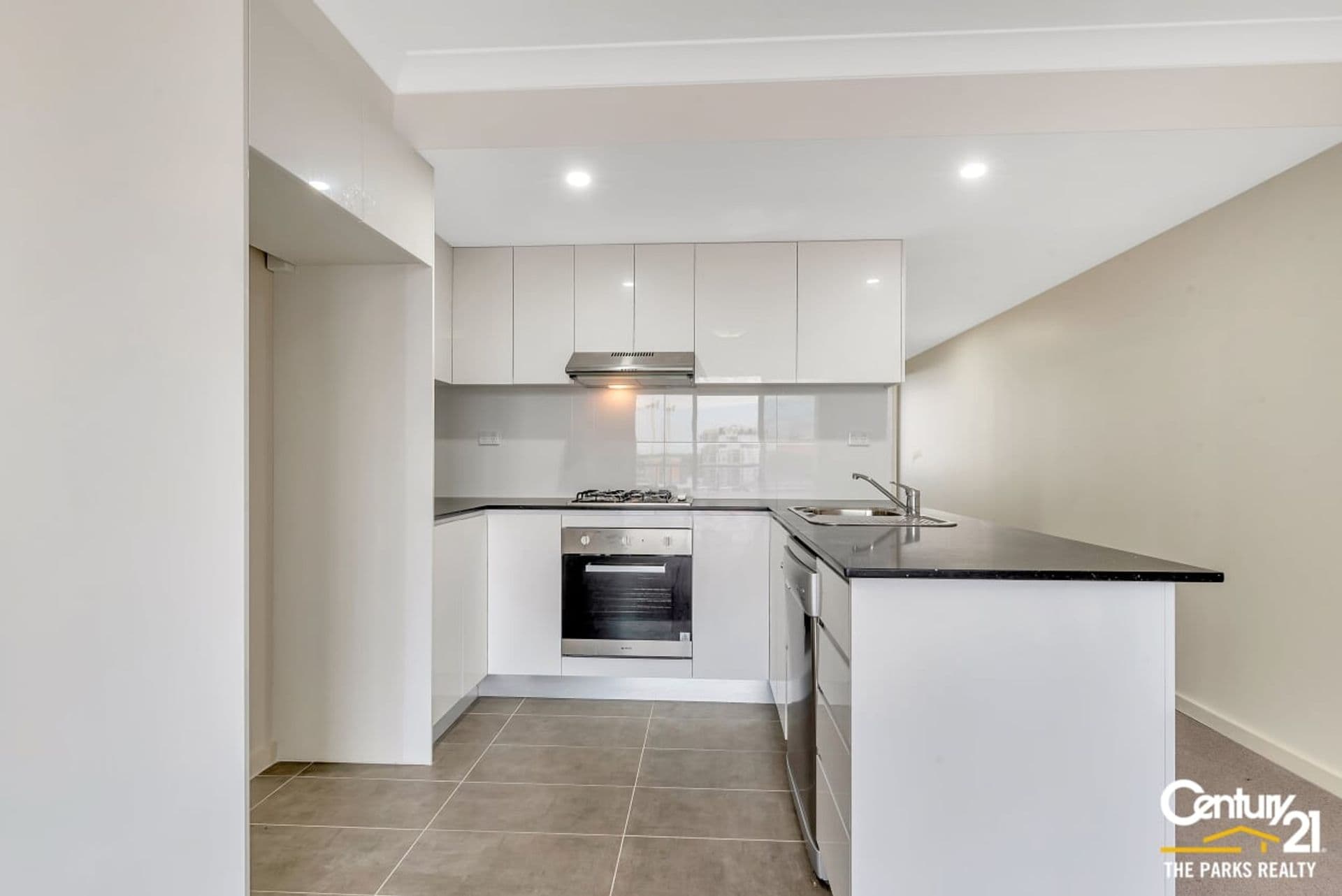 435 The Crescent, Fairfield, NSW, 2165, Fairfield - Thumbnail 3