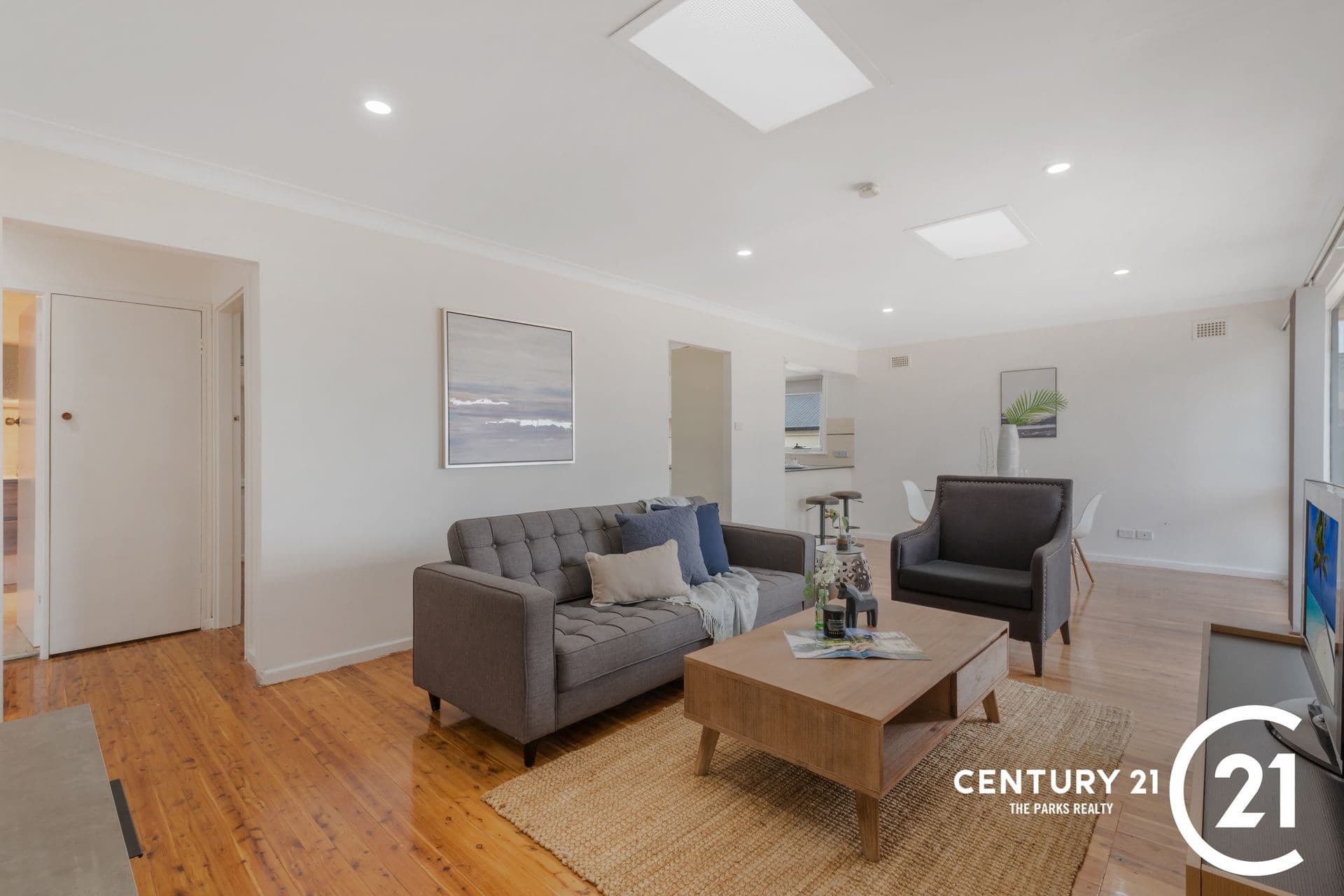 2 Megan Avenue, Smithfield, NSW, 2164, Smithfield - Thumbnail 3