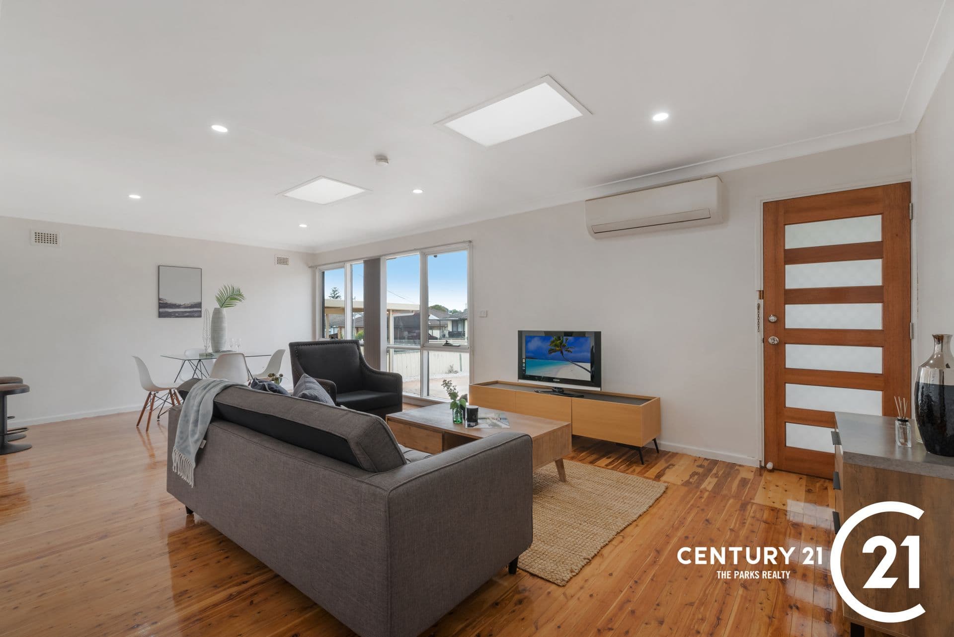 2 Megan Avenue, Smithfield, NSW, 2164, Smithfield - Thumbnail 5