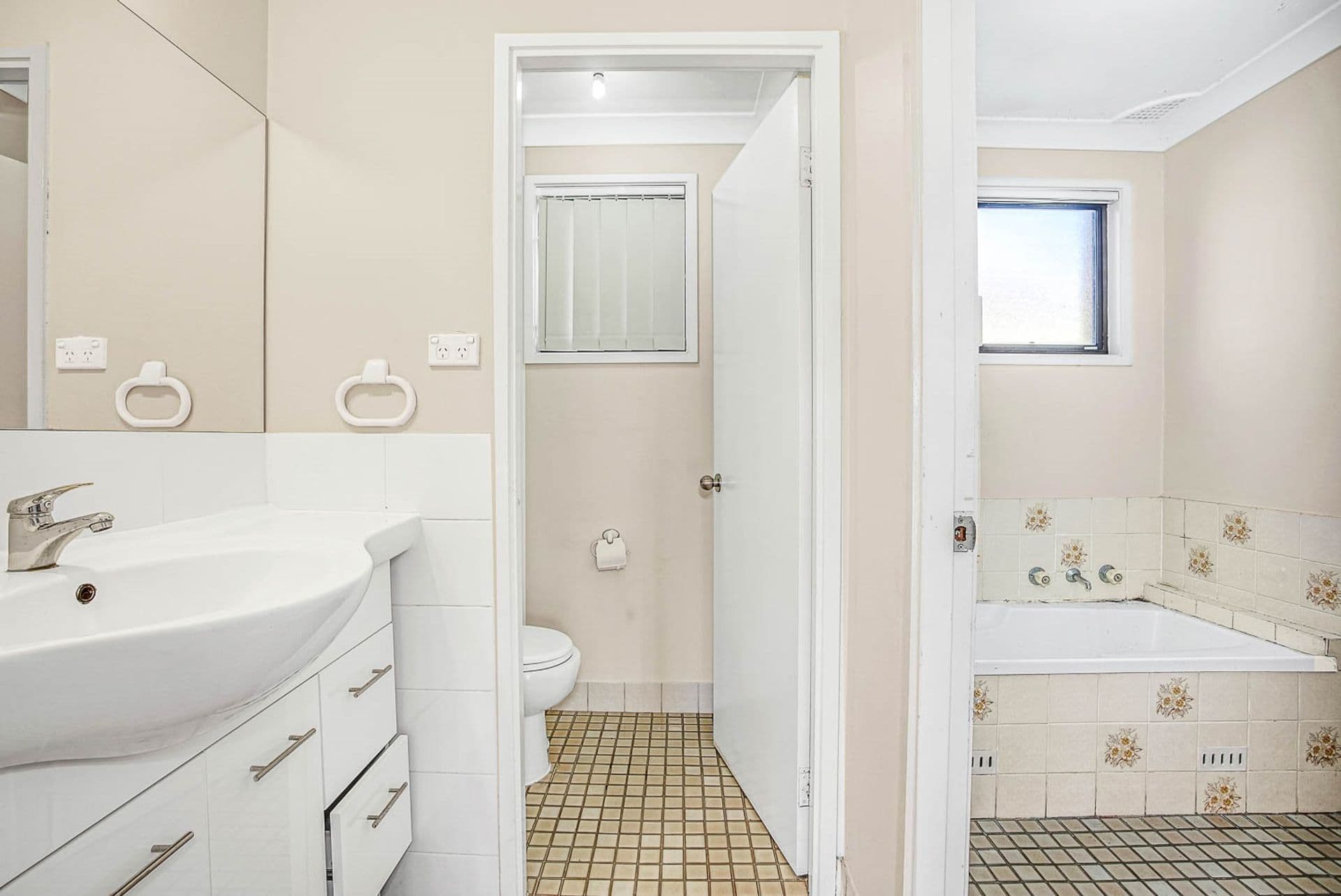 9 Province Street, Abbotsbury, NSW, 2176, Abbotsbury - Thumbnail 8