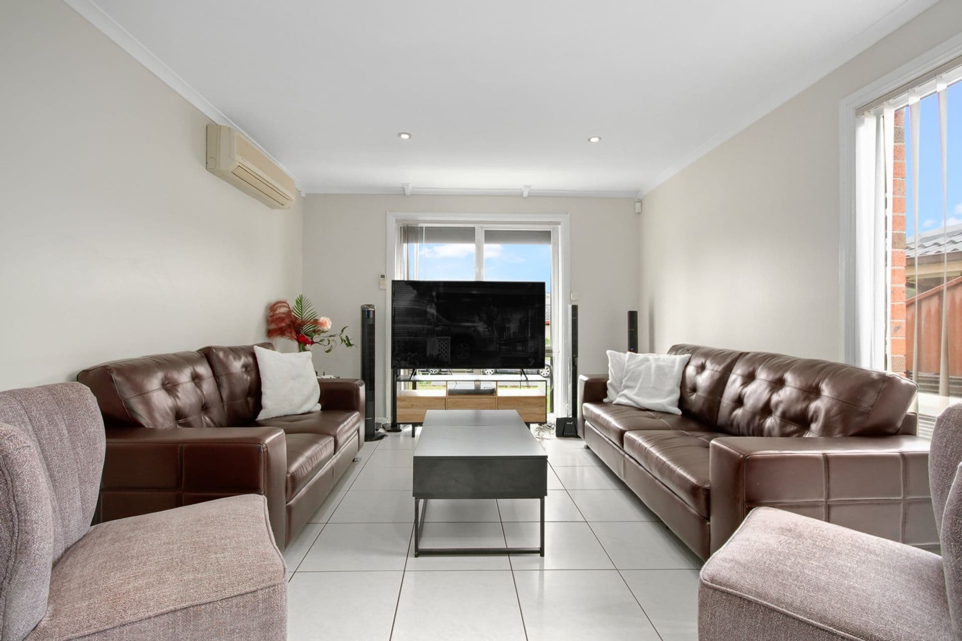 1 Tolley Place, Edensor Park, NSW, 2176, Edensor Park - Thumbnail 2