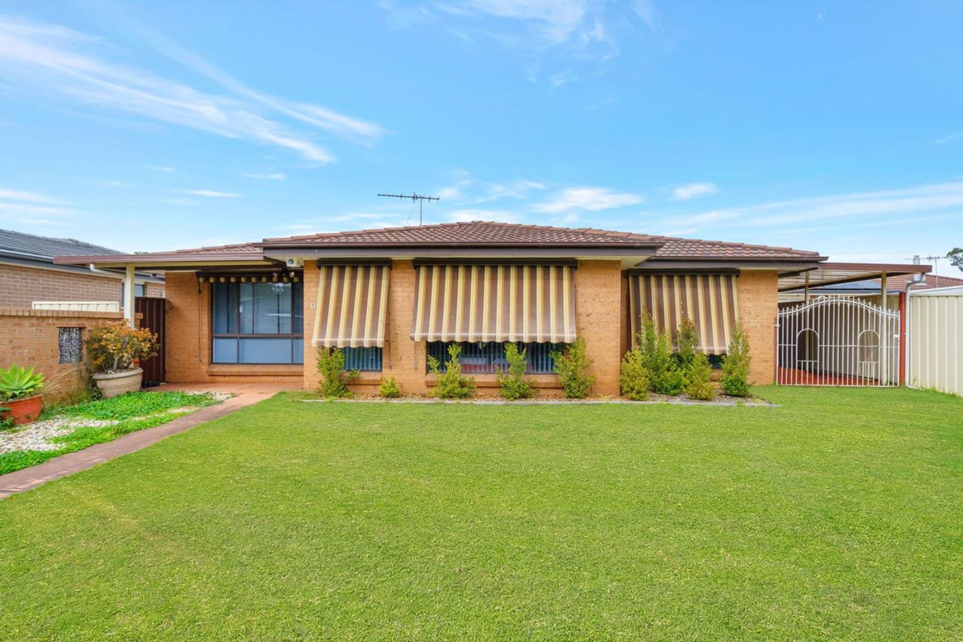 5 Allambie Road, Edensor Park, NSW, 2176, Edensor Park - Thumbnail 3
