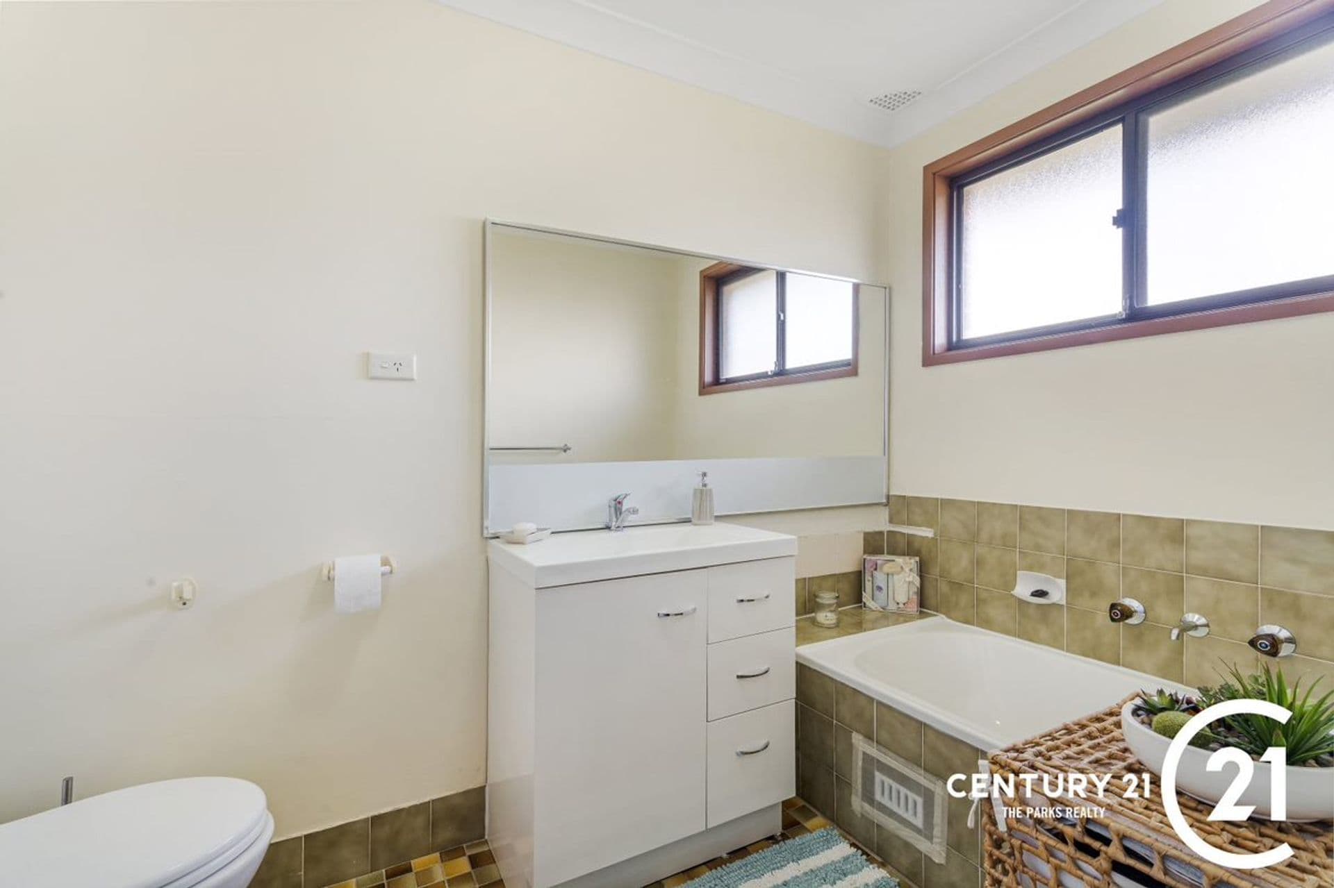 13 Lindum Place, St Johns Park, NSW, 2176, St Johns Park - Thumbnail 8