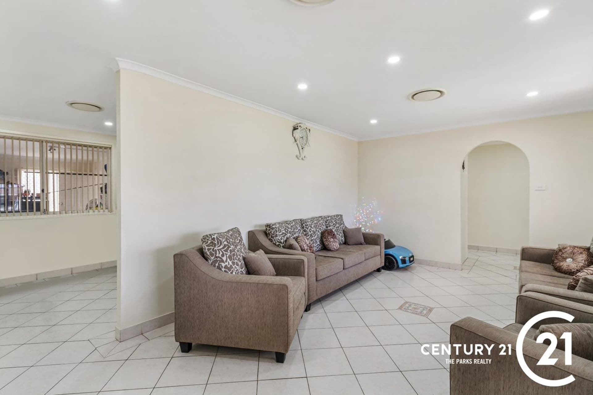 147 Sweethaven Road, Bossley Park, NSW, 2176, Bossley Park - Thumbnail 2