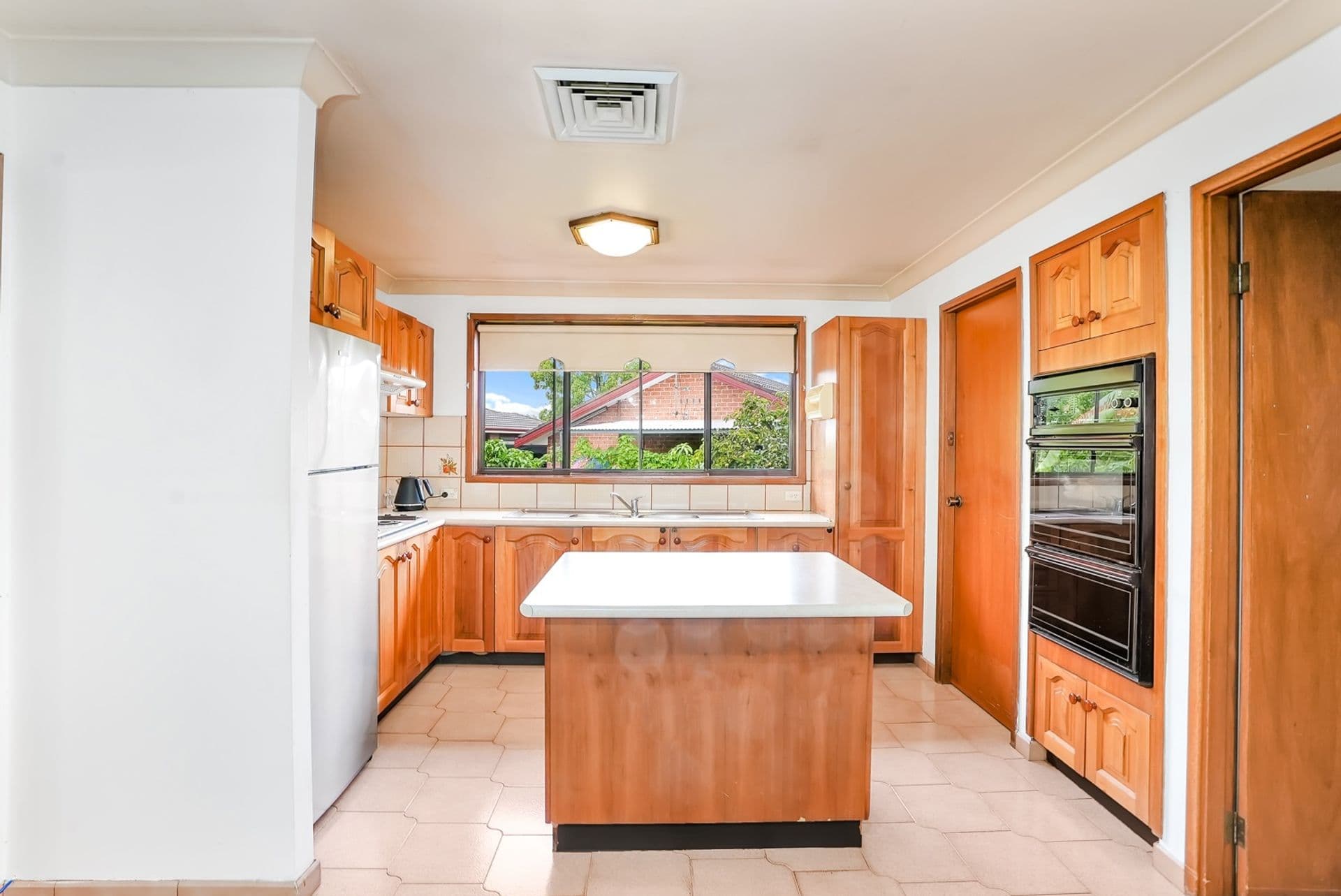 7 Zircon Street, Bossley Park, NSW, 2176, Bossley Park - Thumbnail 3
