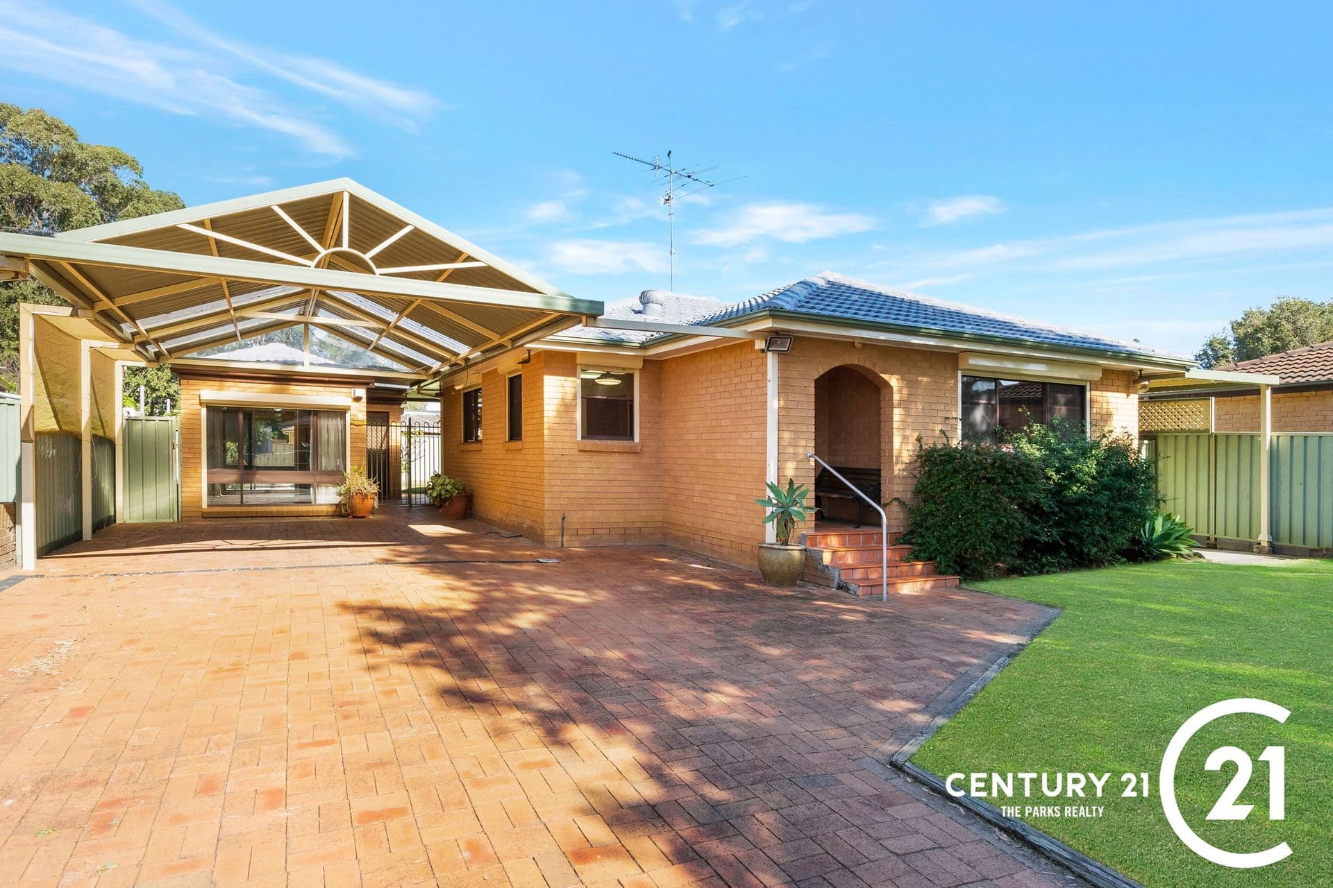 10 Pleasant Street, Bossley Park, NSW, 2176, Bossley Park - Thumbnail 2