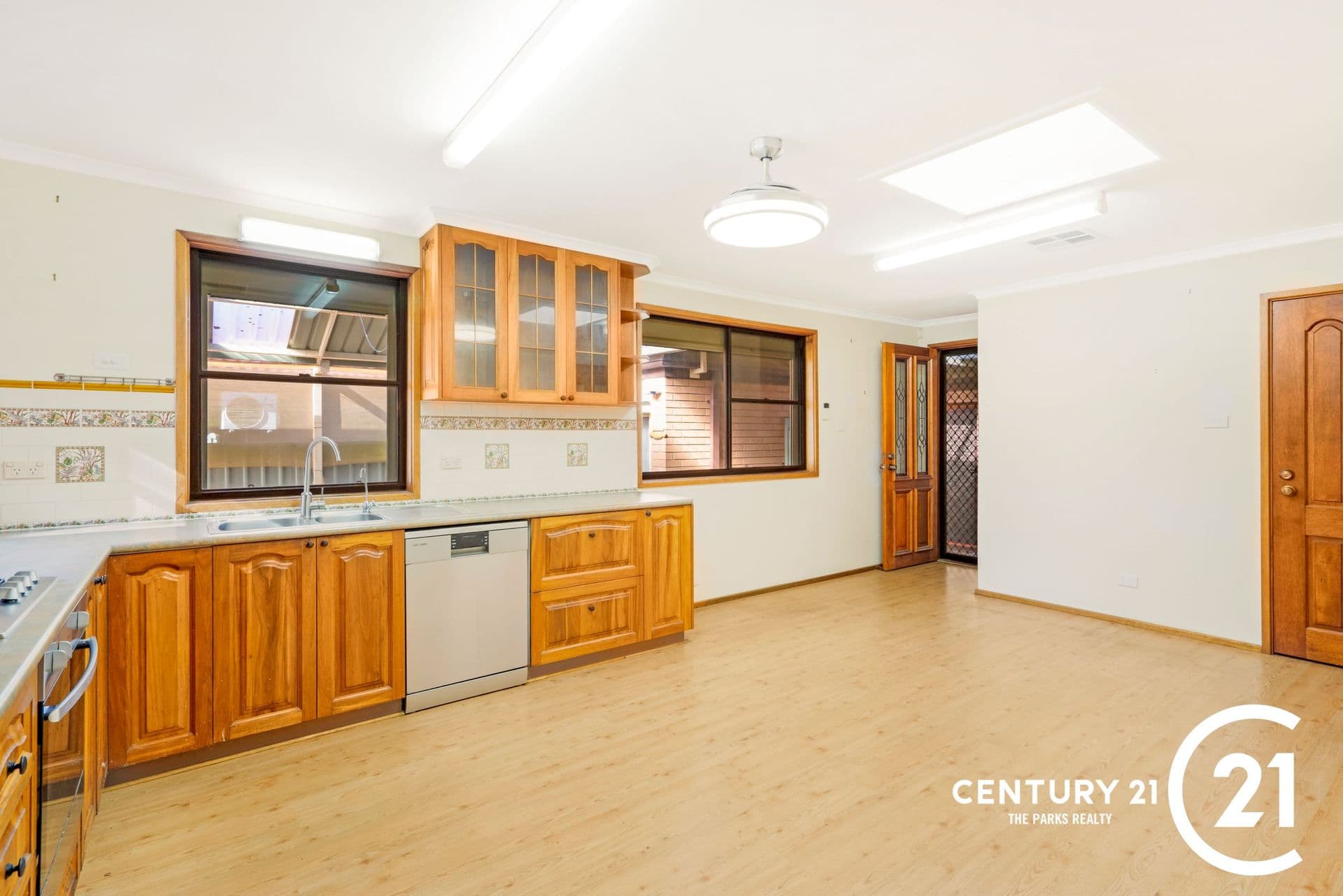 10 Pleasant Street, Bossley Park, NSW, 2176, Bossley Park - Thumbnail 7