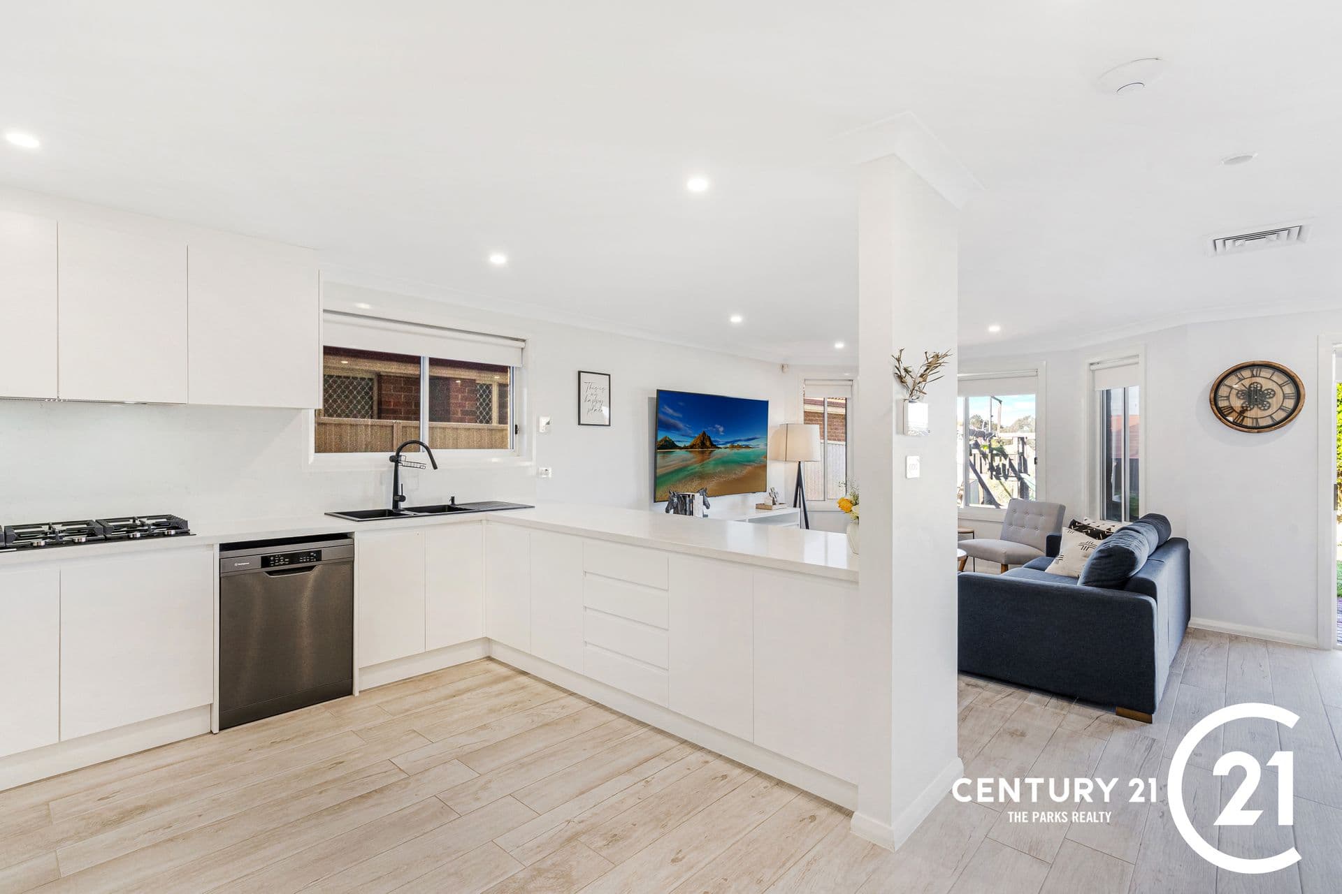 7 Nicholas Crescent, Cecil Hills, NSW, 2171, Cecil Hills - Thumbnail 4