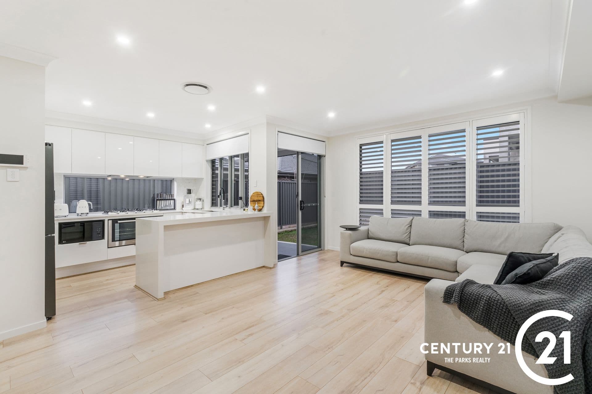 35 Wollahan Avenue, Denham Court, NSW, 2565, Denham Court - Thumbnail 2