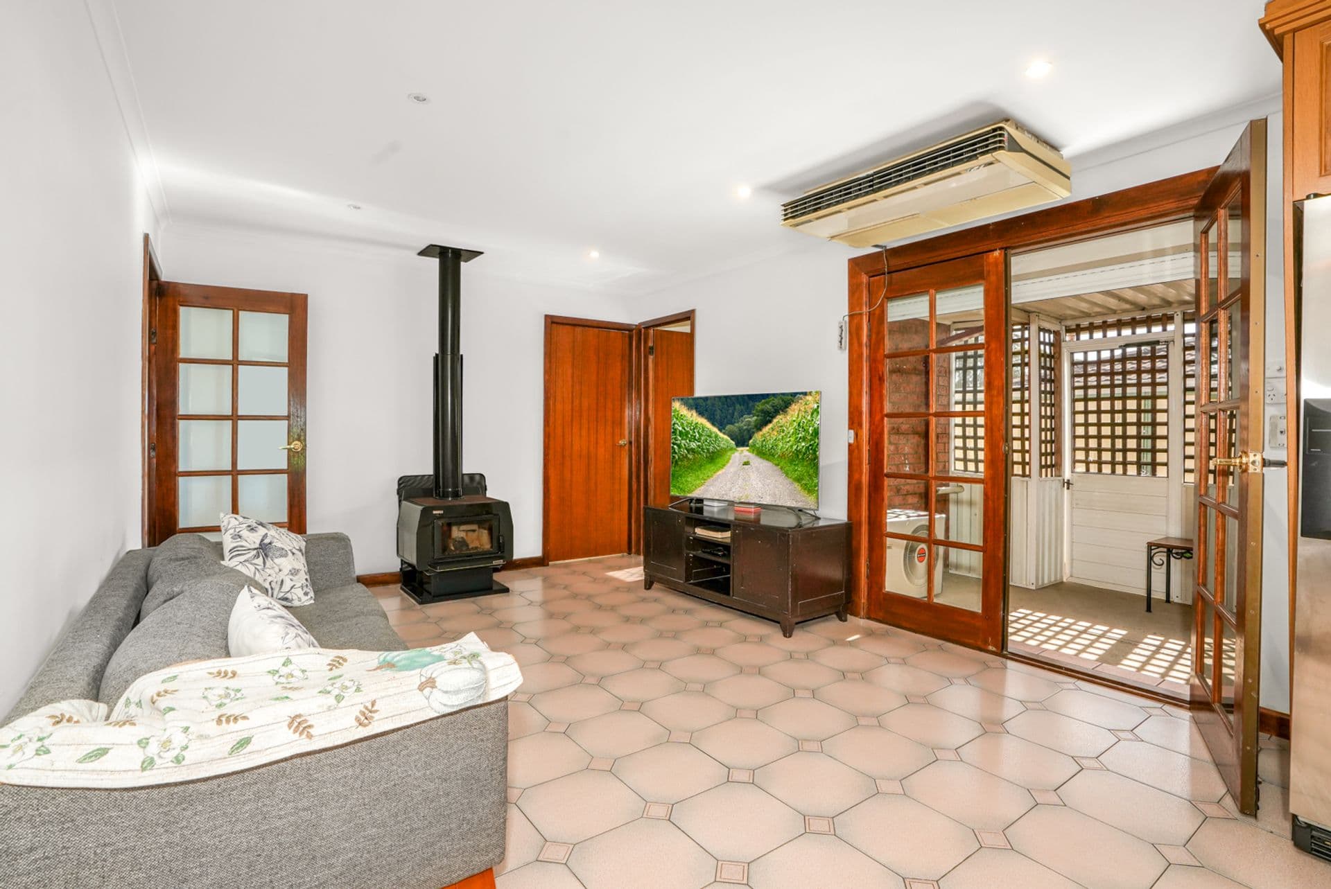 55 Cherokee Avenue, Greenfield Park, NSW, 2176, Greenfield Park - Thumbnail 5