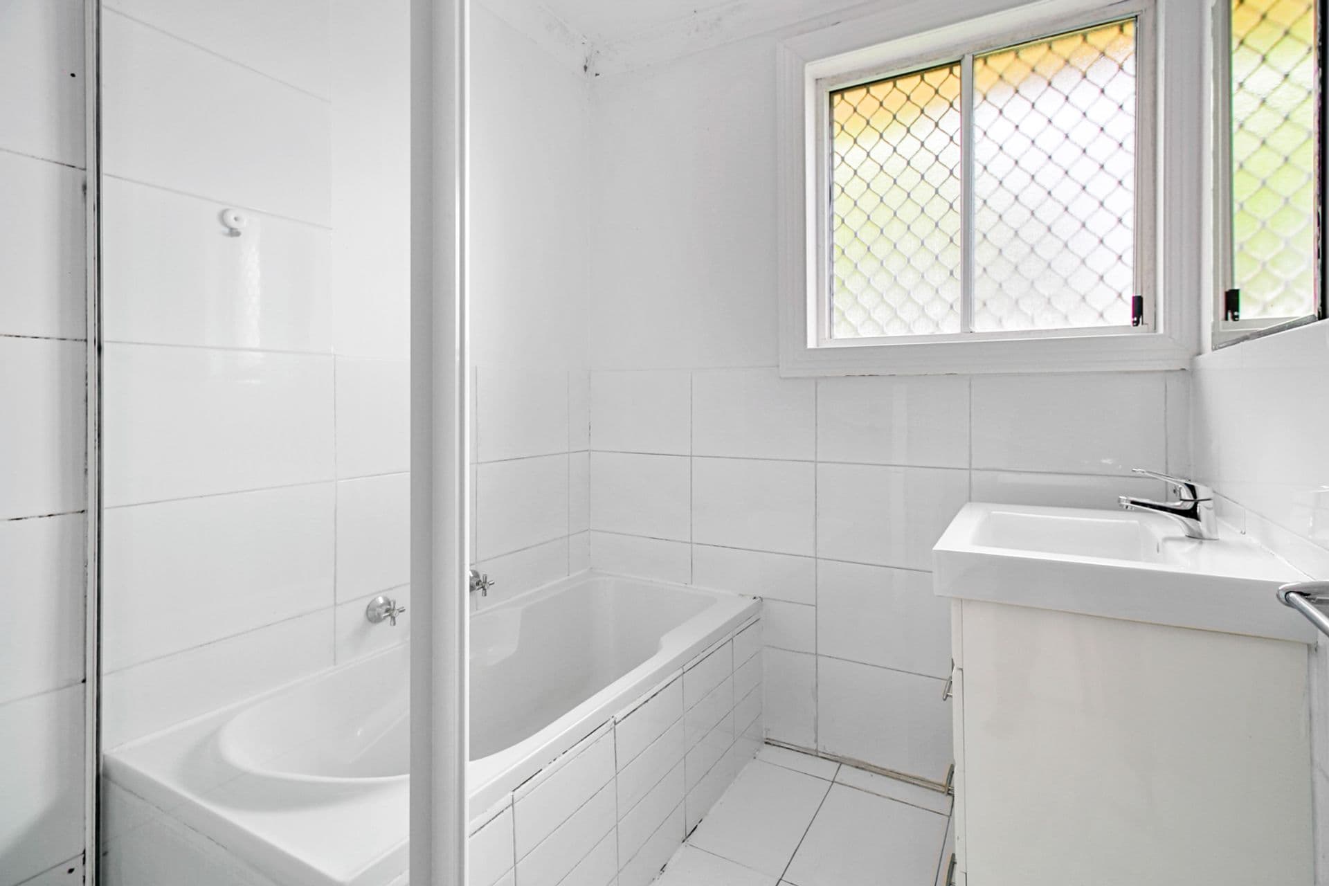 12 Cherokee Avenue, Greenfield Park, NSW, 2176, Greenfield Park - Thumbnail 5