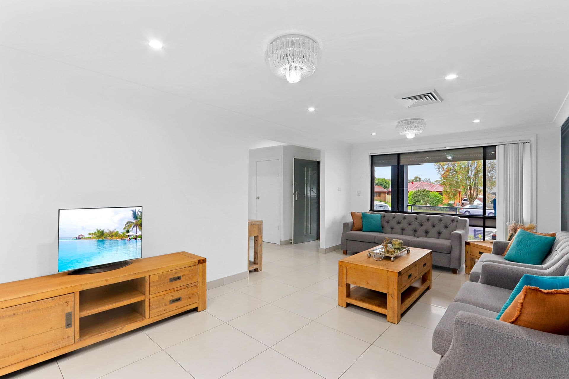 2 Emu Close, Bossley Park, NSW, 2176, Bossley Park - Thumbnail 2