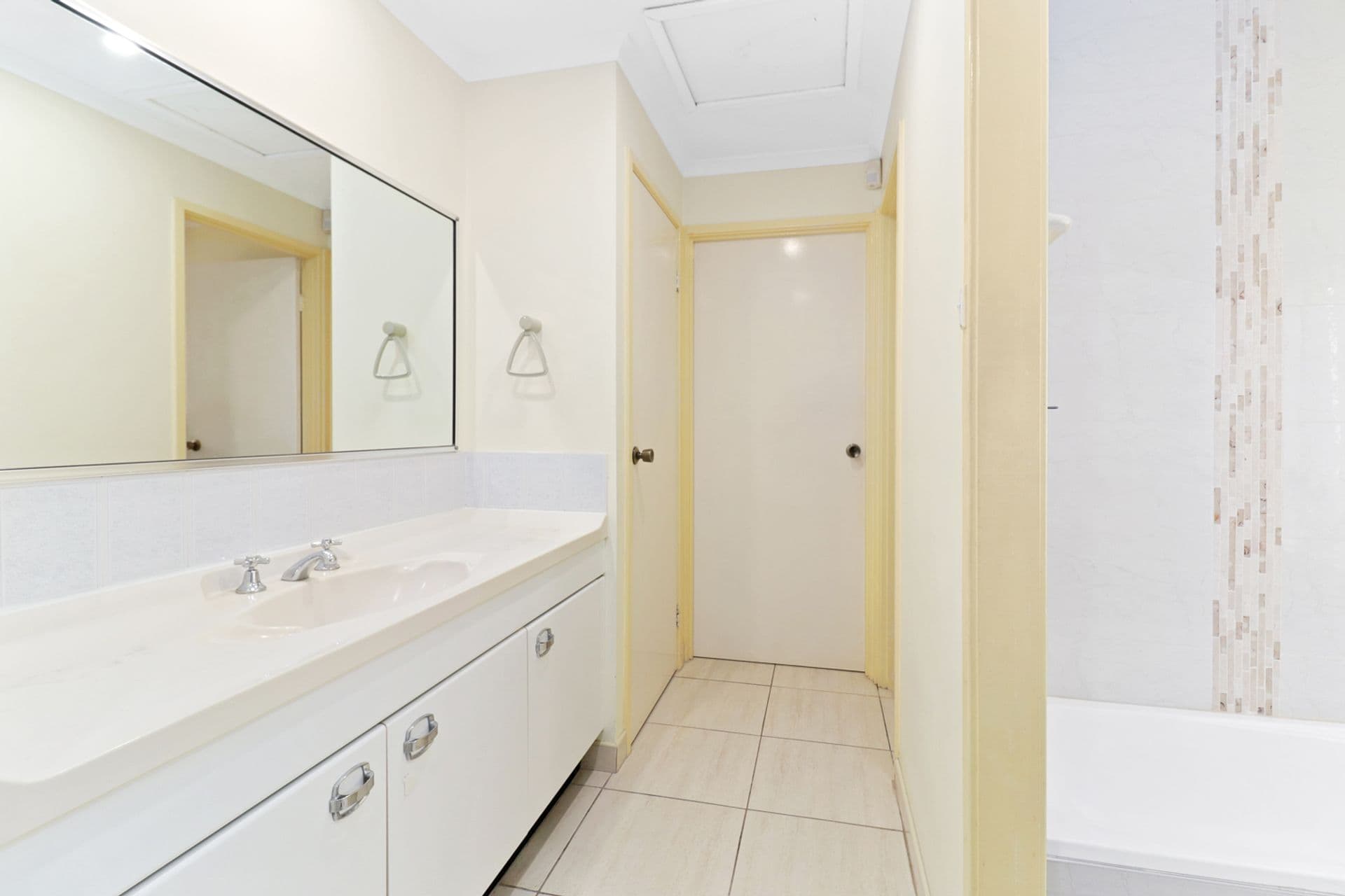 4 - 4A Shawnee Street, Greenfield Park, NSW, 2176, Greenfield Park - Thumbnail 8