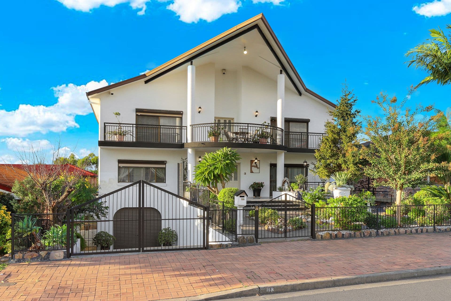 122 Bossley Road, Bossley Park, NSW, 2176, Bossley Park - Thumbnail 2