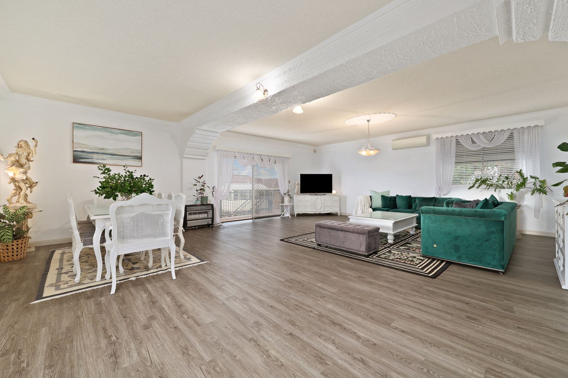 122 Bossley Road, Bossley Park, NSW, 2176, Bossley Park - Thumbnail 3