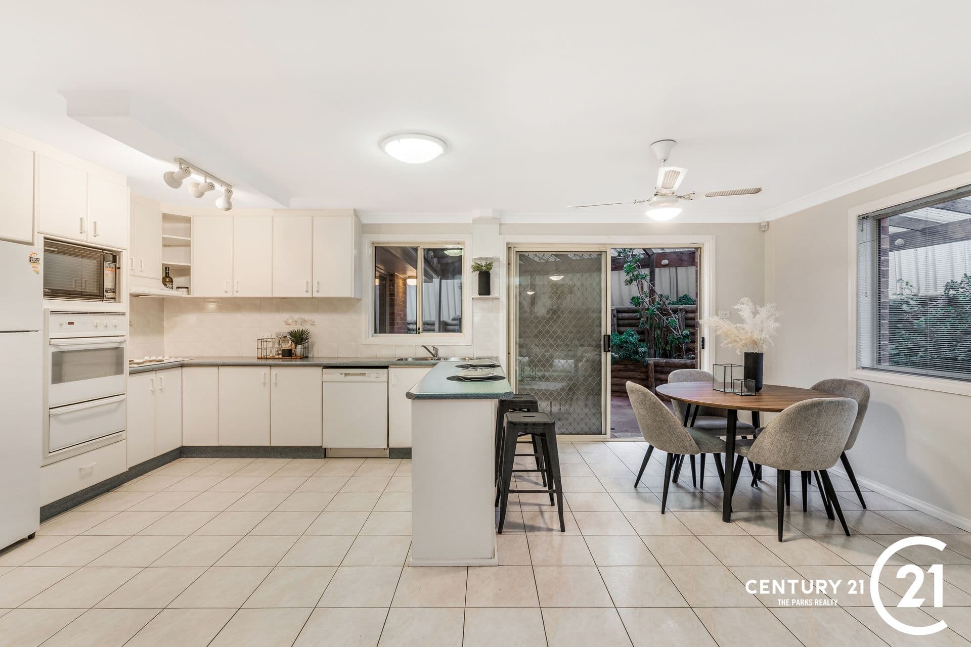 35 Edinburgh Circuit, Cecil Hills, NSW, 2171, Cecil Hills - Thumbnail 6
