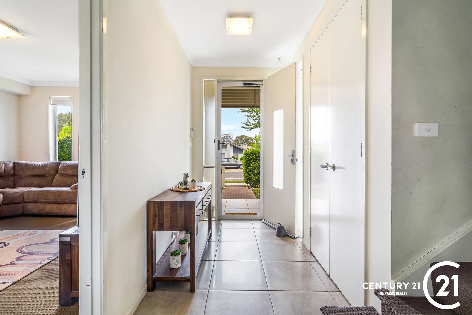 160 Liz Kernohan Drive, Elderslie, NSW, 2570, Elderslie - Thumbnail 3