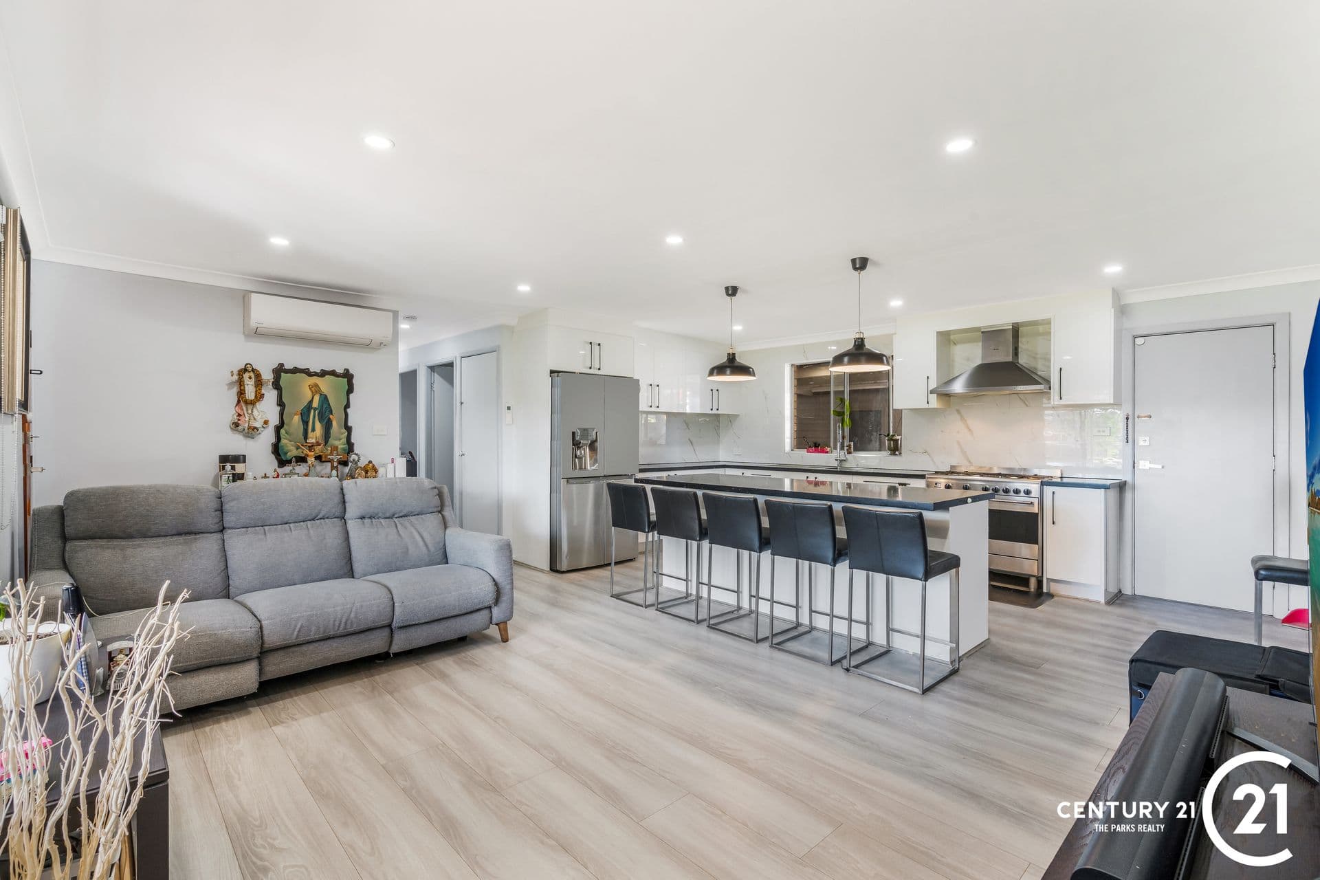 252 Prairie Vale Road, Bossley Park, NSW, 2176, Bossley Park - Thumbnail 2